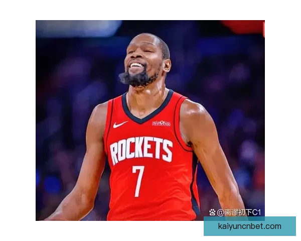 美媒曝杜兰特不喜申京 申京教球KD反感认为脑子不正常